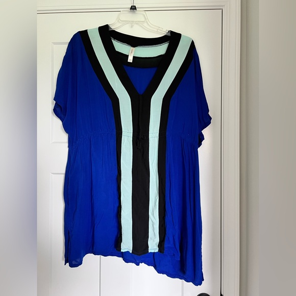 Cacique Blue and White Boxy Short Sleeve Swim Coverup - Picture 1 of 3